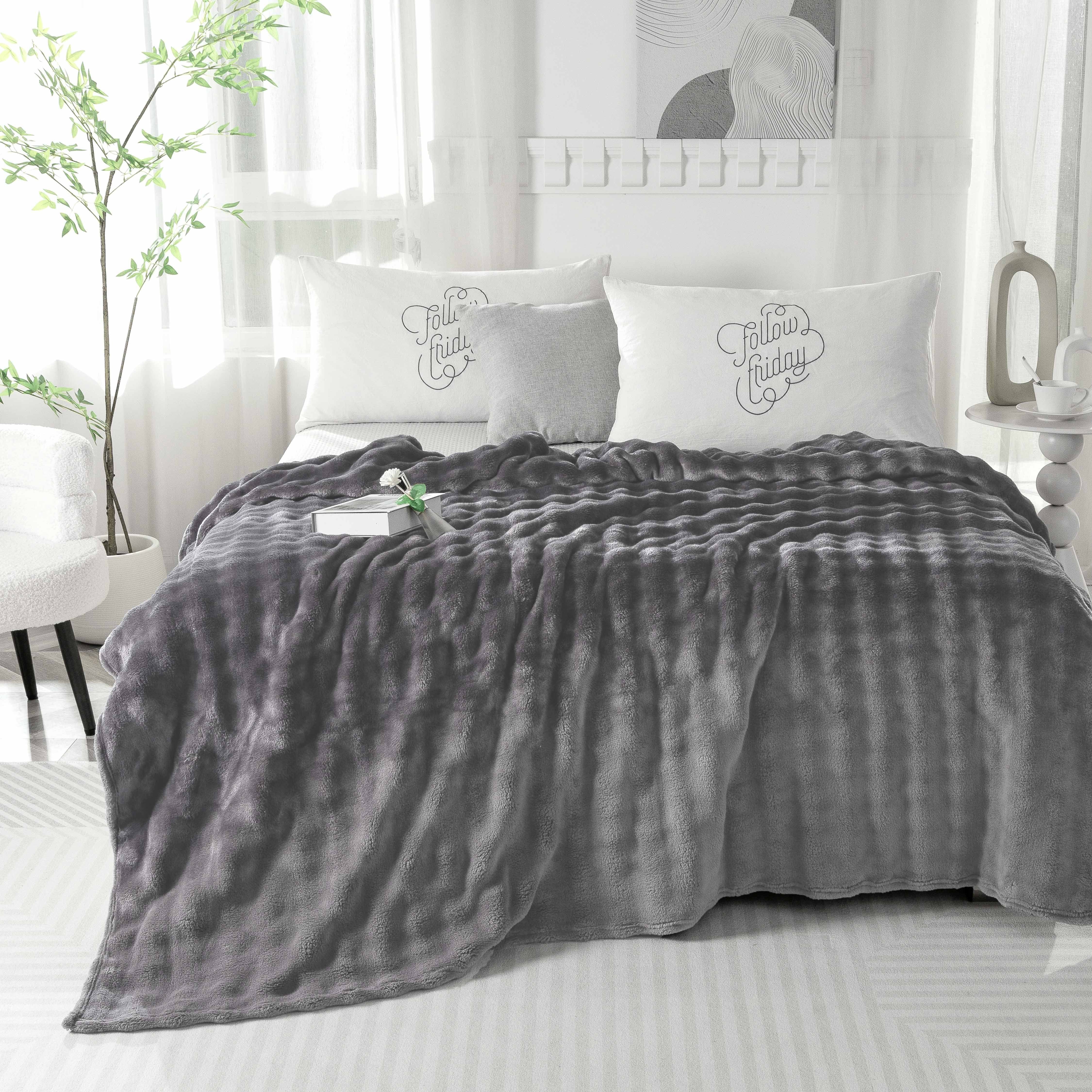 ultra velvet flannel throw blanket thick warm reversible for couch naps camping travel details 4
