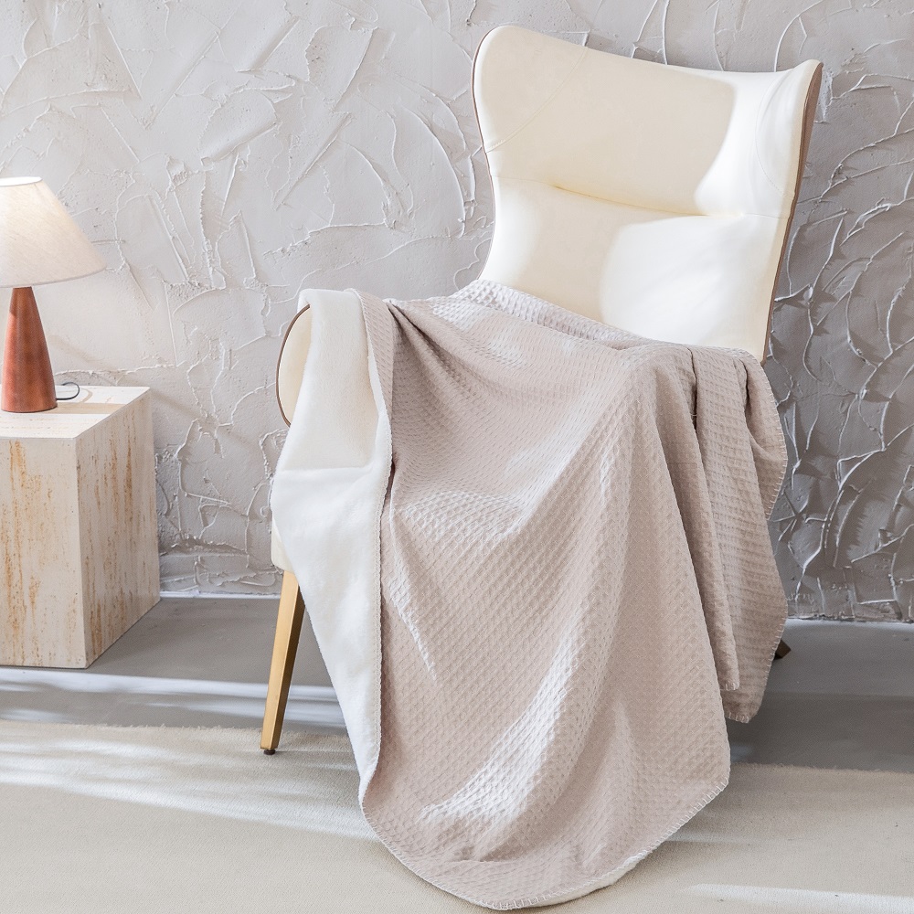 reversible faux fur to waffle throw blanket soft and cozy great choice for couch chair and bed machine washable details 2